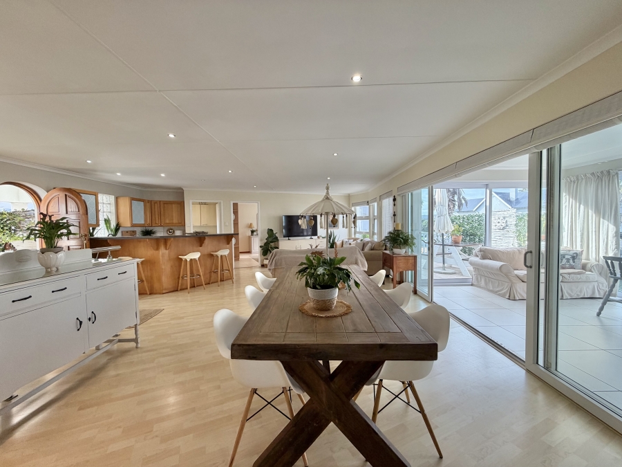 6 Bedroom Property for Sale in Marina Martinique Eastern Cape
